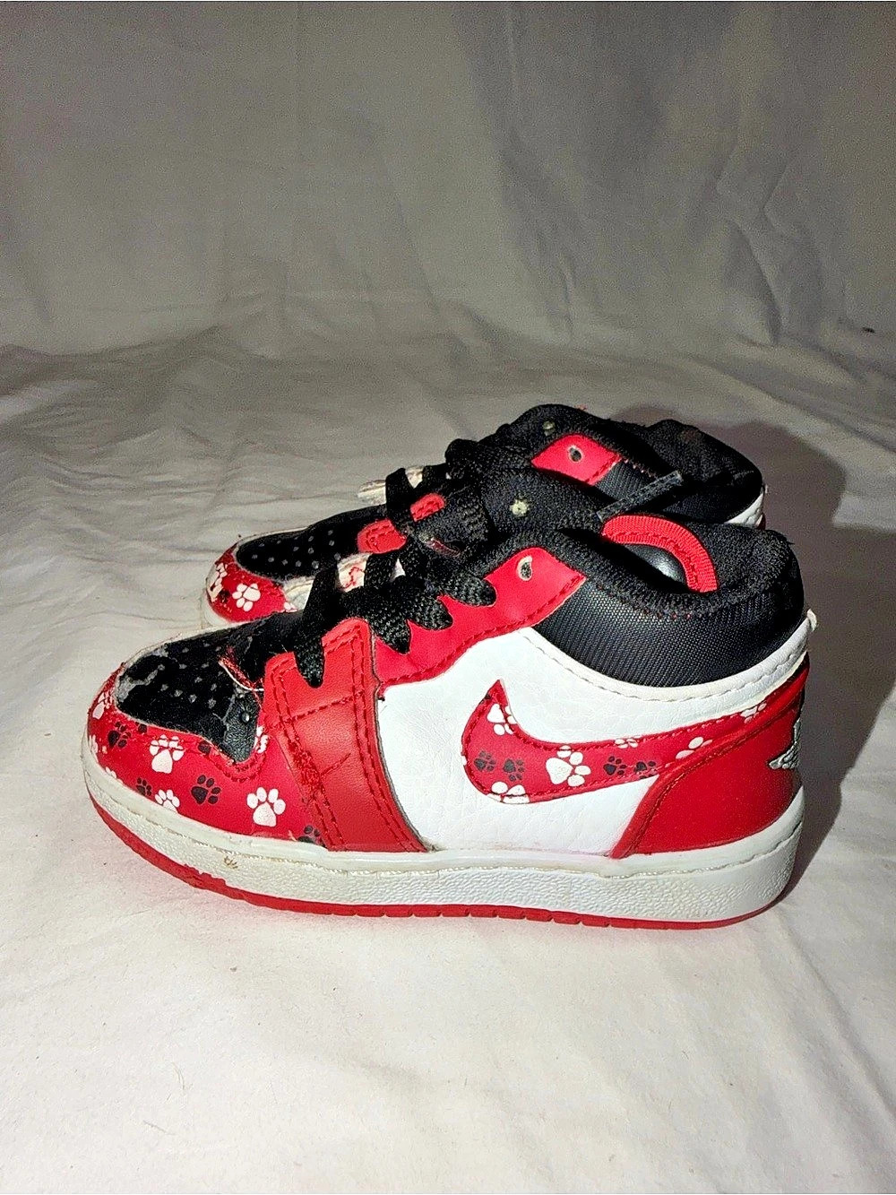 Air Jordan Kids High Top Sneakers in Red & Black